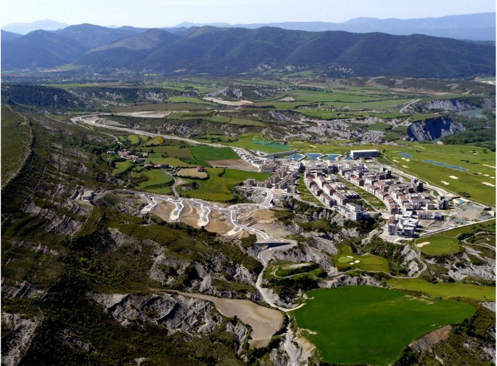 SabiñánigoDeluxe Pirineos公寓 外观 照片